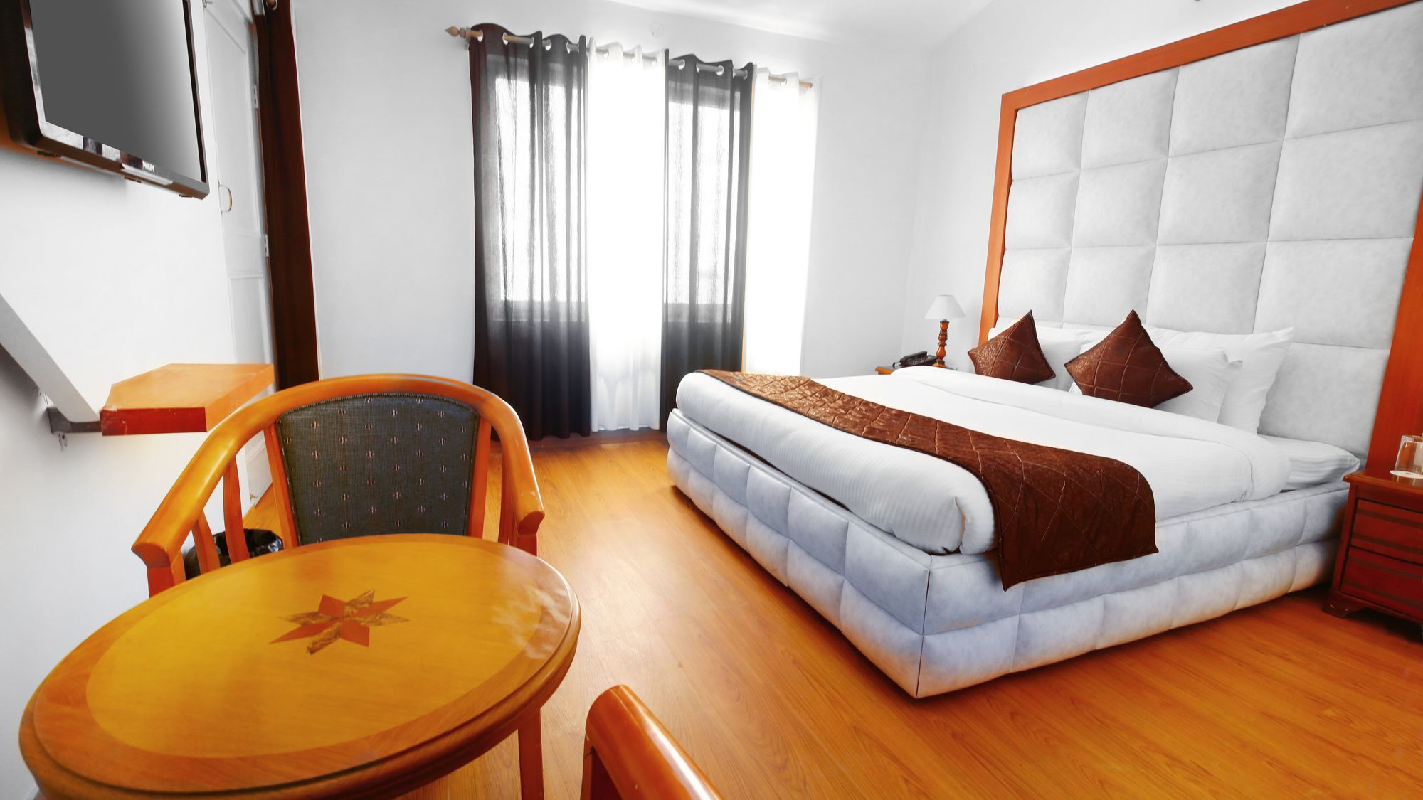 The Swiss Village Resort 奈尼塔尔 外观 照片