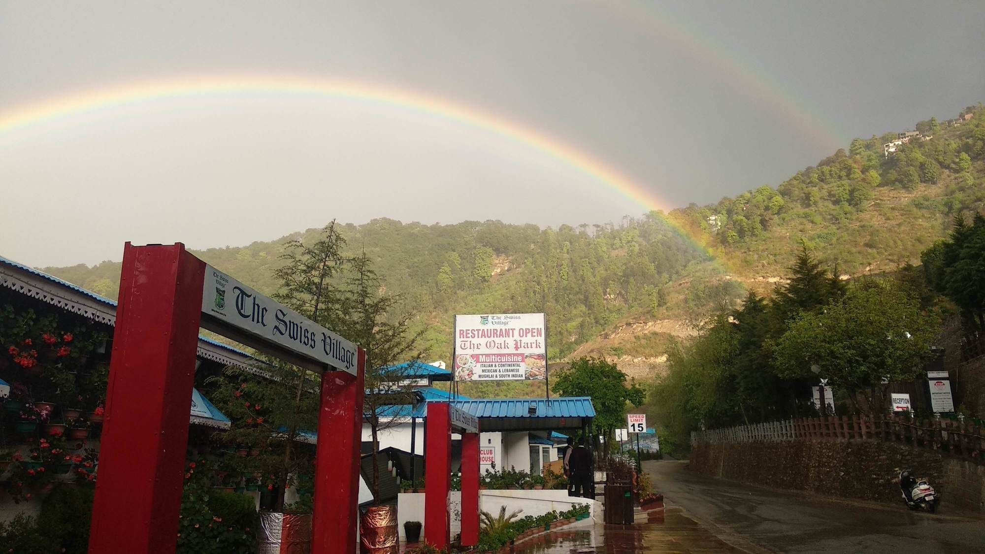 The Swiss Village Resort 奈尼塔尔 外观 照片