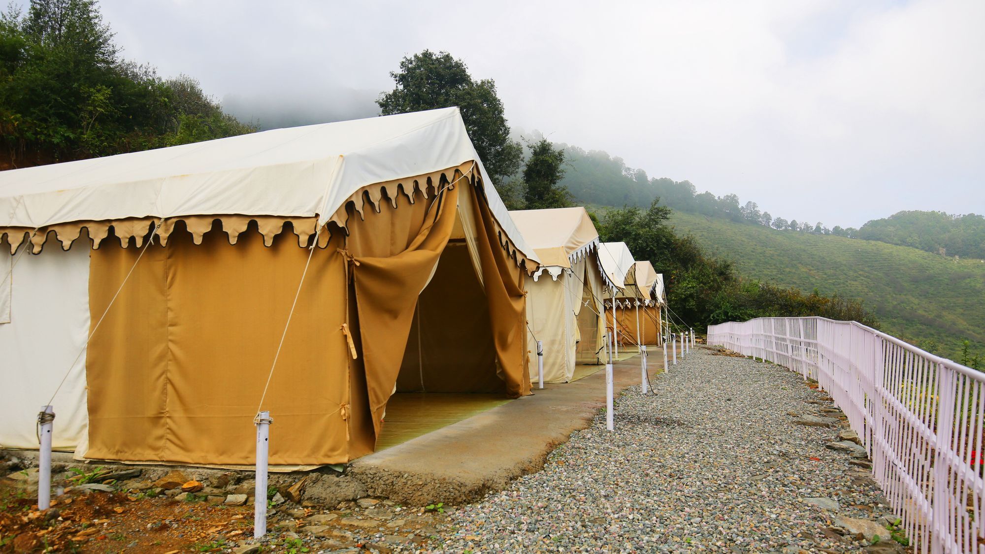 The Swiss Village Resort 奈尼塔尔 外观 照片