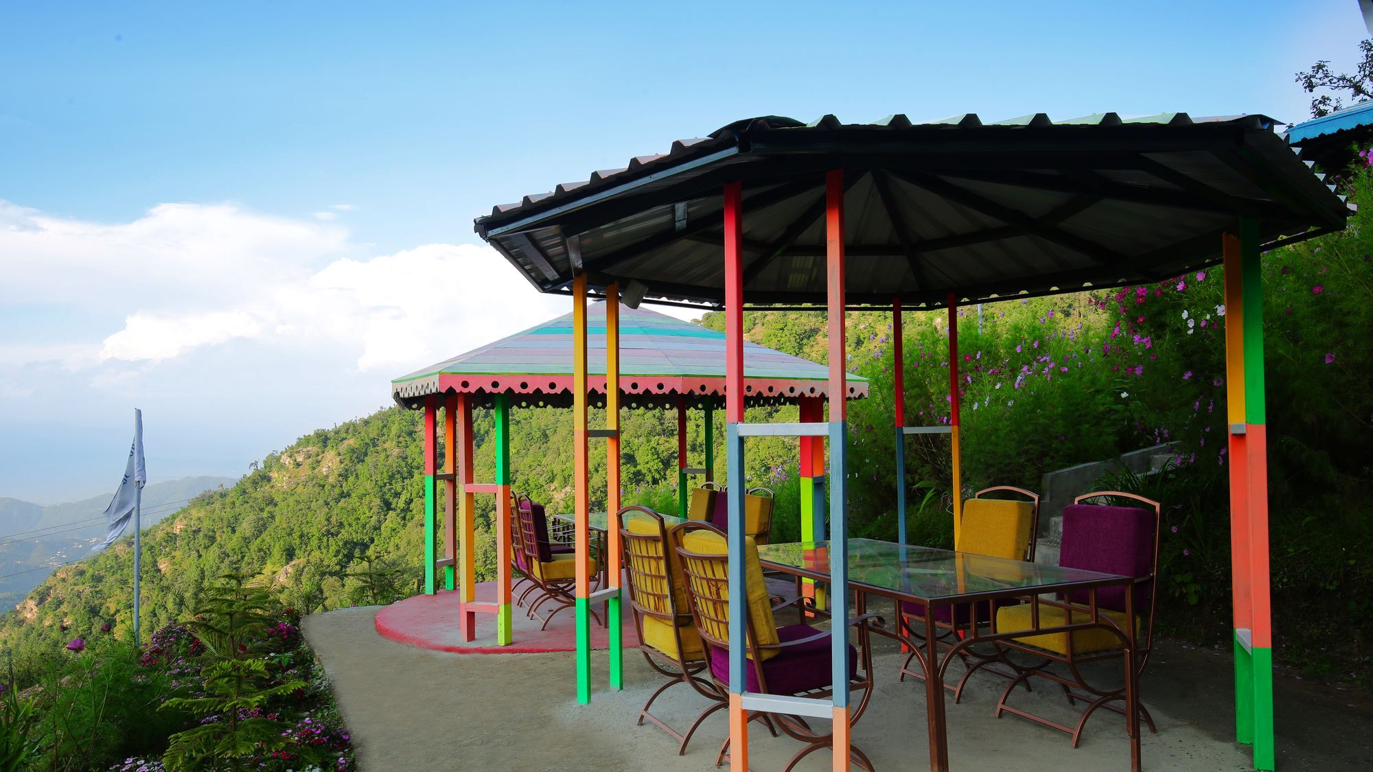 The Swiss Village Resort 奈尼塔尔 外观 照片