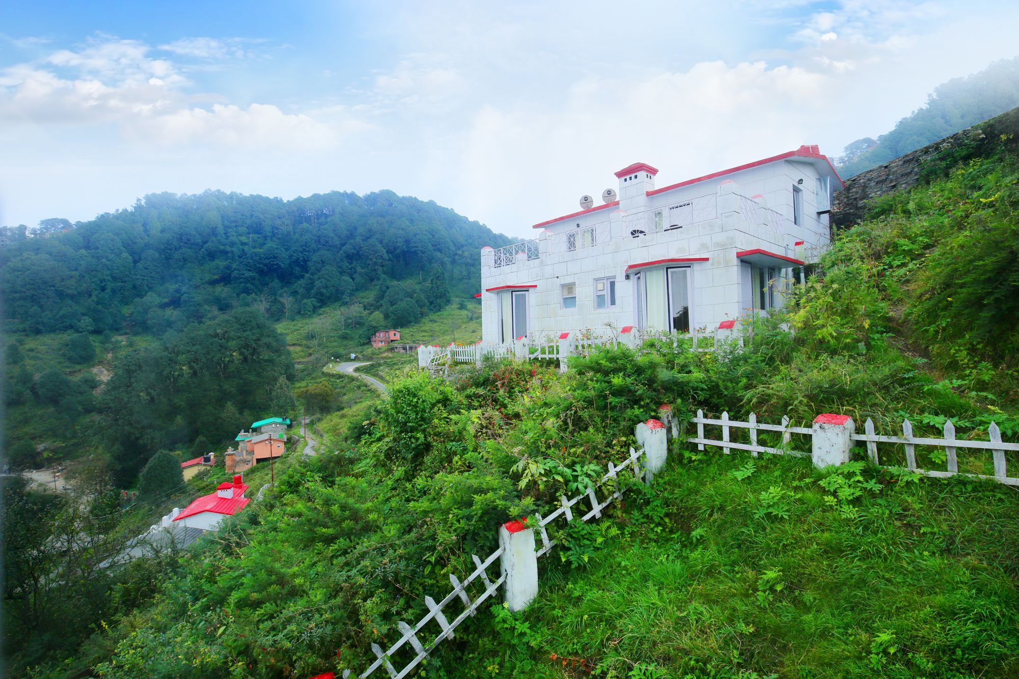 The Swiss Village Resort 奈尼塔尔 外观 照片