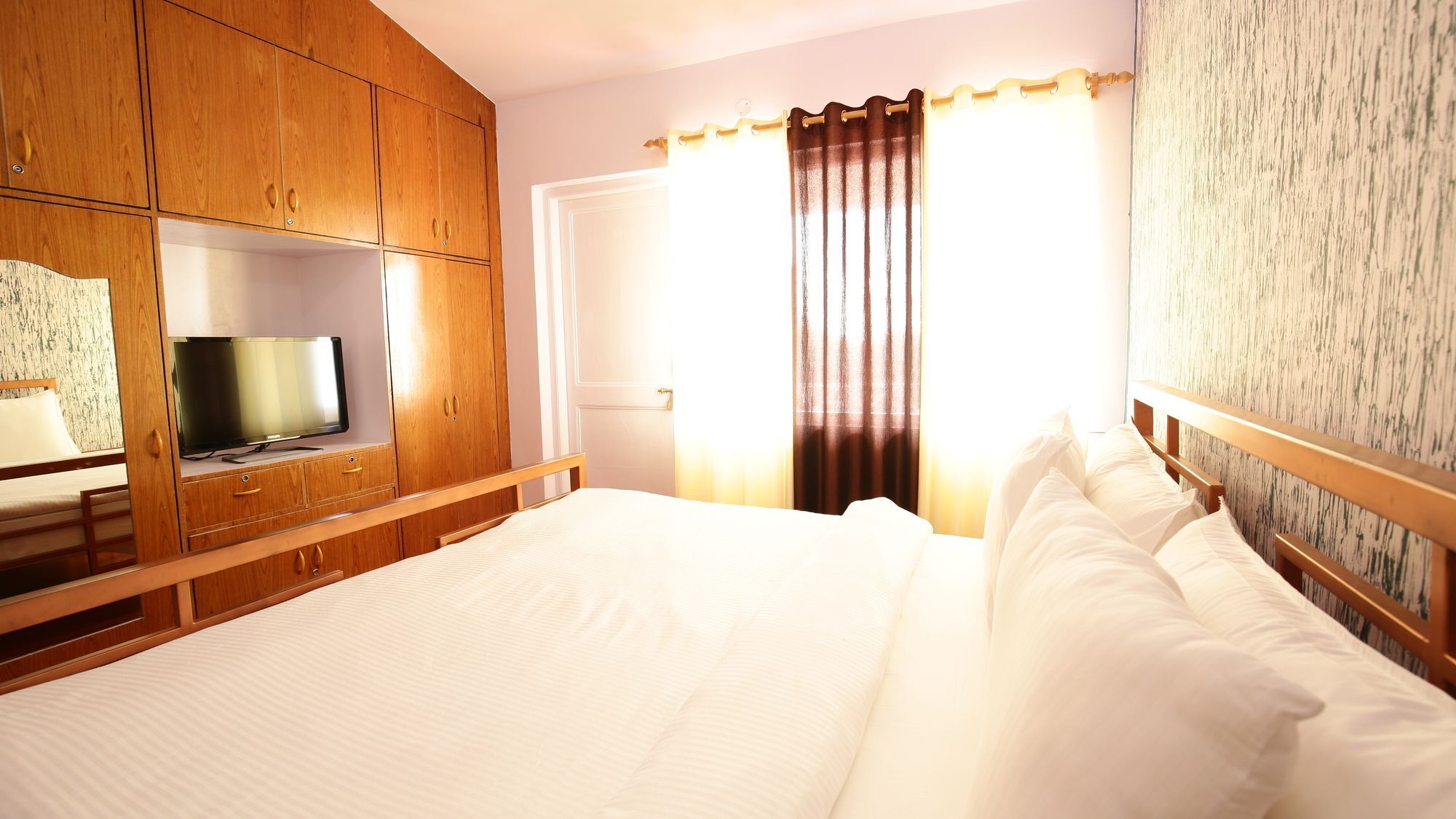 The Swiss Village Resort 奈尼塔尔 外观 照片