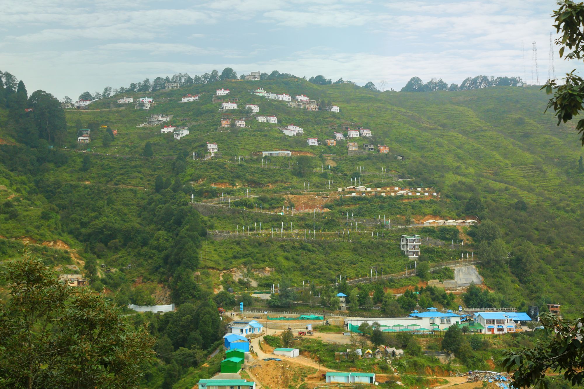The Swiss Village Resort 奈尼塔尔 外观 照片
