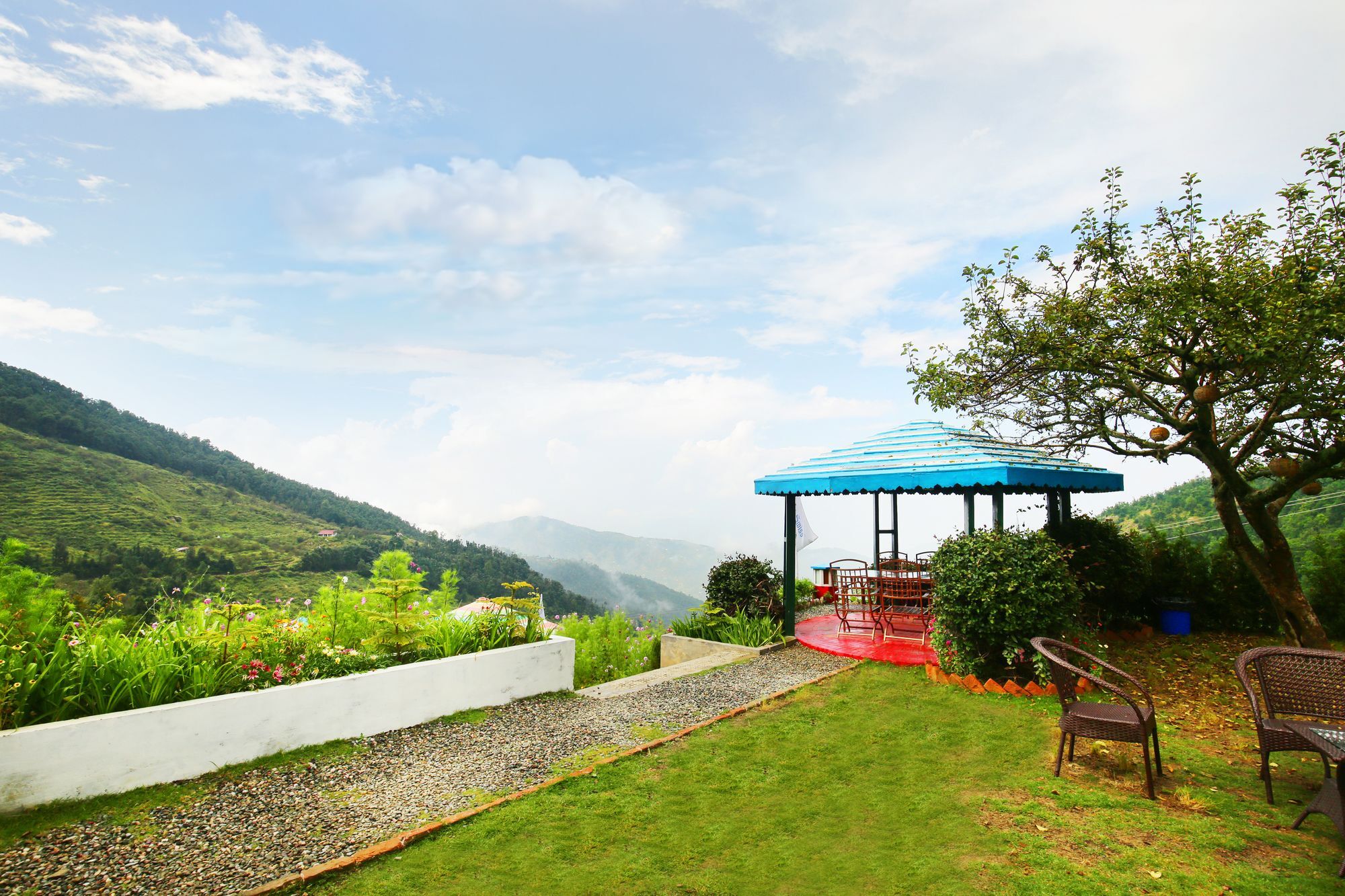 The Swiss Village Resort 奈尼塔尔 外观 照片