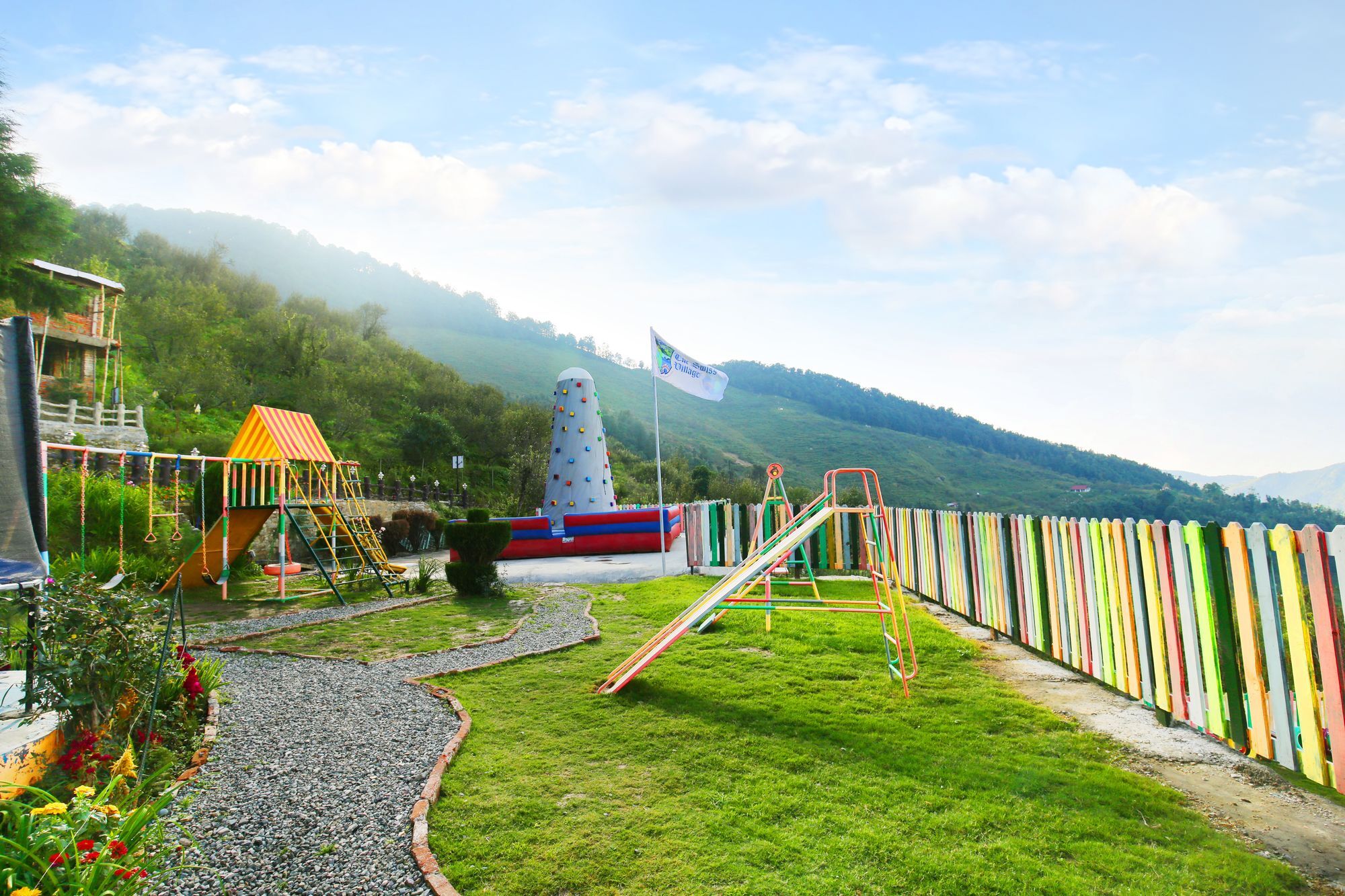 The Swiss Village Resort 奈尼塔尔 外观 照片